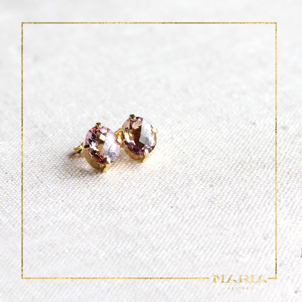 Aretes LILA studs.